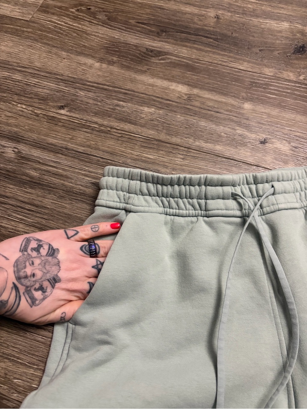 Lululemon Loungeful High-Rise Short 4" *Graphic (Silver Blue) Size 6 - Picture 4 of 10